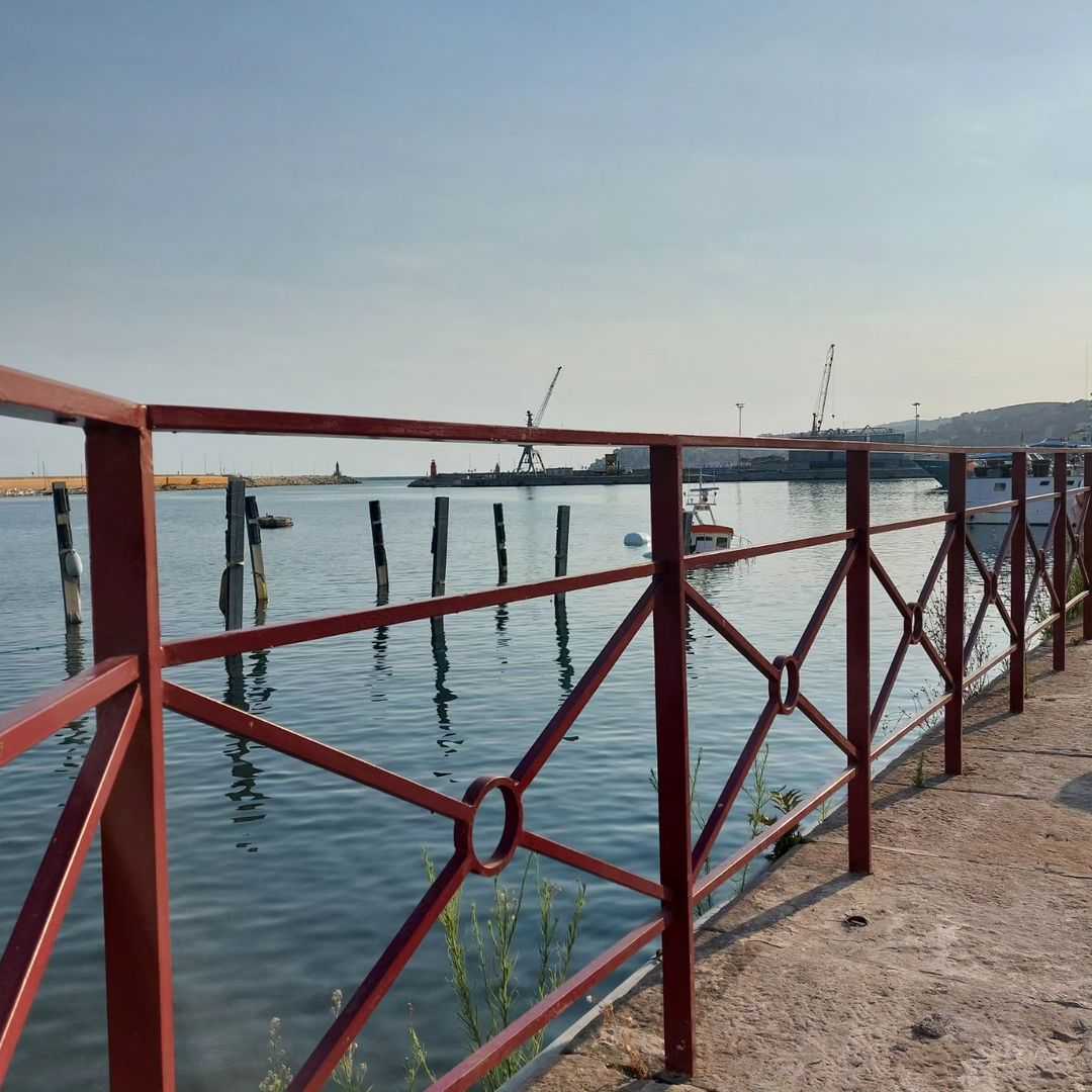 Ringhiera in ferro verniciata Porto di Imperia Oneglia (Calata Cuneo)#carpenteriasteria#showroomsteria #carpenteria#ferro#sicurezza#liguria#madeinitaly#porto